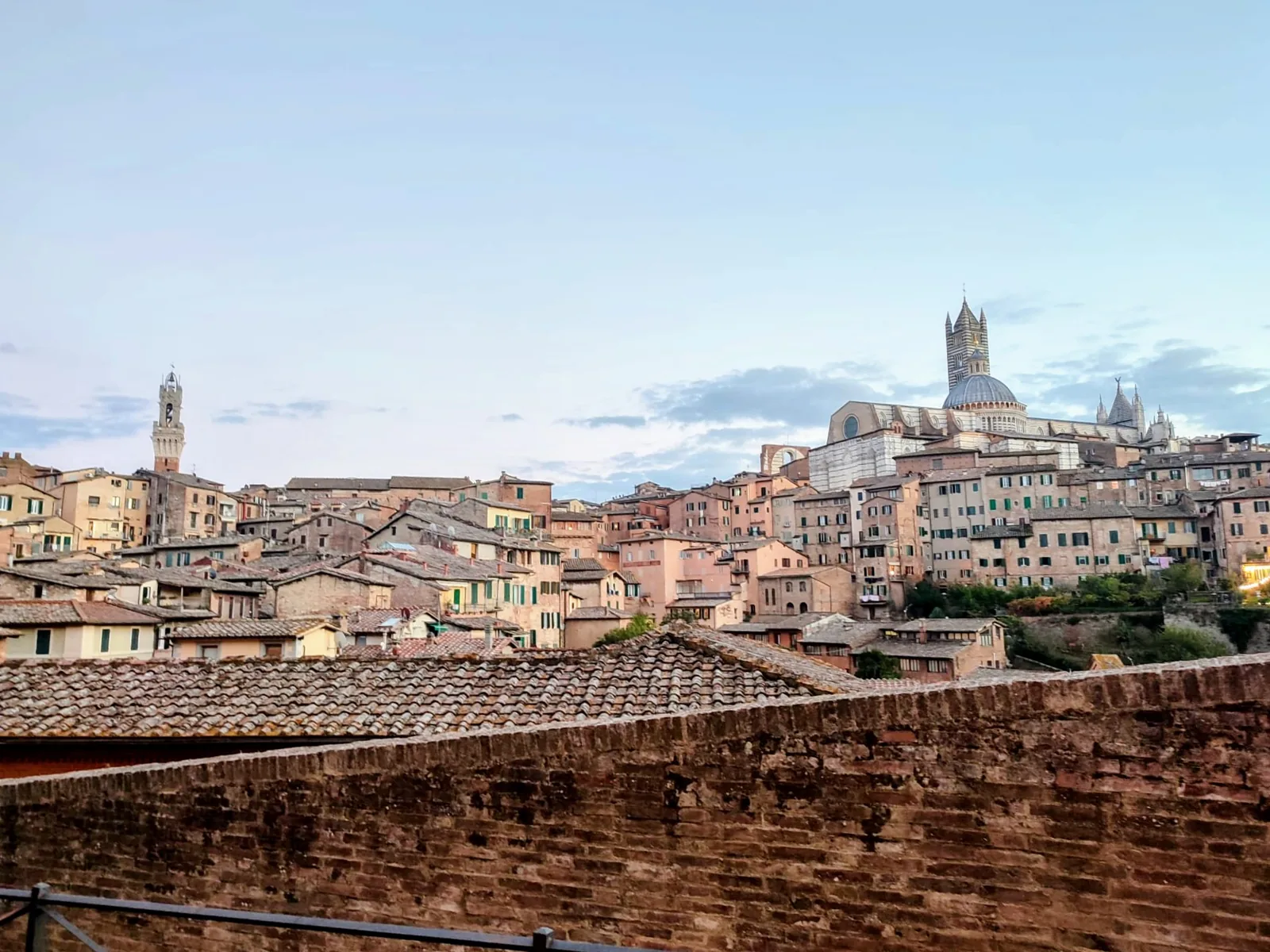 Veduta di Siena con la Torre del Mangia e il Duomo